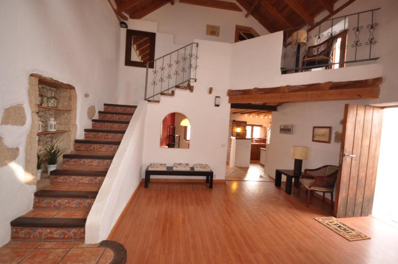 הוילה Valle de San Lorenzo Casaruralarona מראה חיצוני תמונה